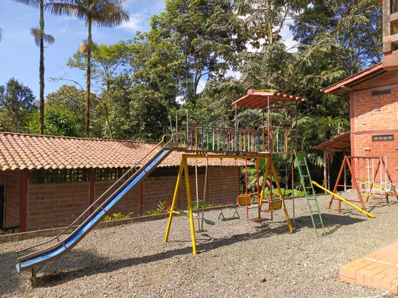 Hosteria Sapos Y Ranas Milpe Exterior foto